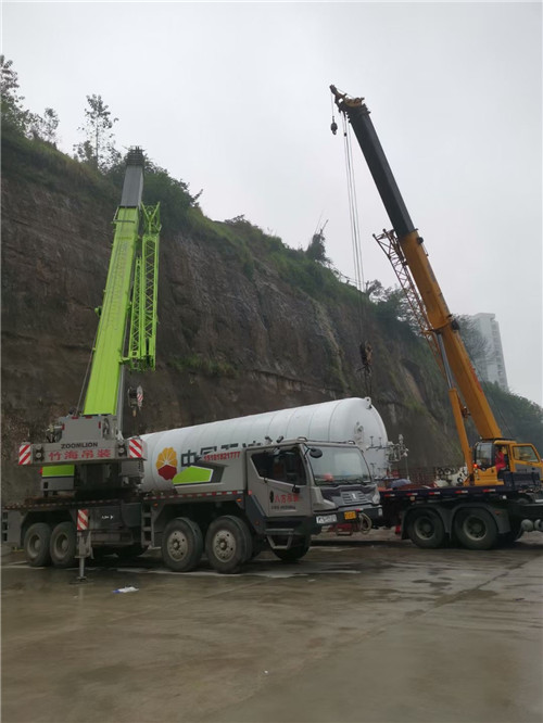张店区“不怕风雨冻”—— 吊车的 “恶劣环境适应” 技术